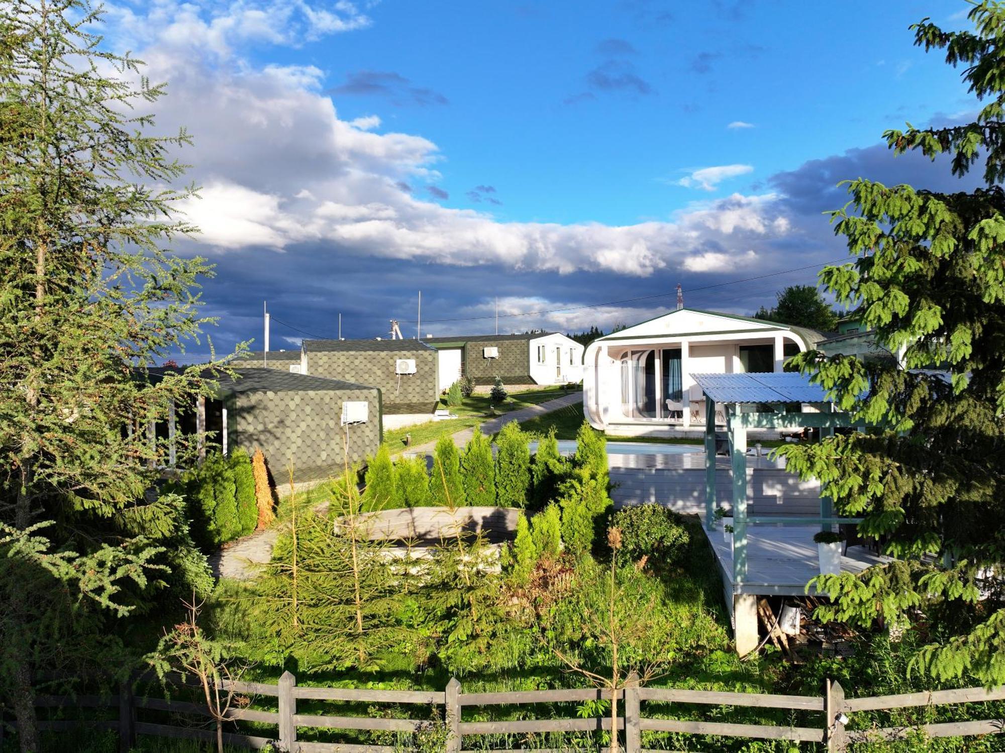 Space Place Yablunytsia Buitenkant foto